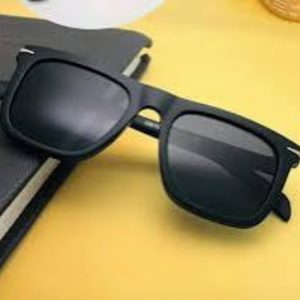 Classic Matte Black Square Sunglasses | Retro UV400 Polarized Fashion Eyewear for Men & Women